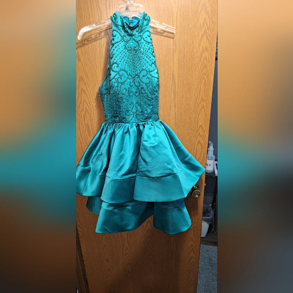 Hebeos Dress - Picture 3 of 13
